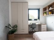 2 Weeks Rent Free! Private Room in Student Only 3...