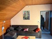 2 Zi.Whg möbliert, mit Balkon