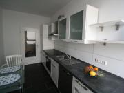 2 Zi Wohnung zentral, ruhig, mit Einbauküche 2 Zi Wohnung zentral, ruhig, mit Einbauküche