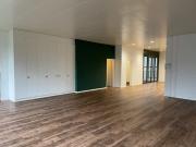 2 Zimmer, 240 m², 1. Stock