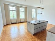 2 Zimmer Altbau Wohnung in Jugendstil Zinshausjuwel!...