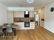 2 Zimmer Wohnung in U Bahnnähe voll möbliert