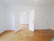 2 Zimmer Altbauwohnung mit separater Küche Nähe...