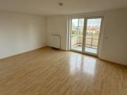 2 Zimmer mit Laminat, Balkon, Stellplatz und Wannenbad...