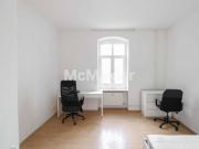 2 Zimmer Souterrain Wohnung mit EBK und zwei Bädern!...