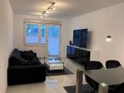 2 Zimmer Wohnung mit Balkon, Aufzug, Stellplatz in 13156...