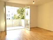 2 Zimmer Wohnung mit Balkon in den grünen Garten! Direkt...