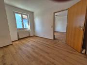 2 Zimmer Wohnung mit Balkon und PKW Stellplatz