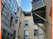 2 Zimmer Wohnung mit EINBAUKÜCHE und großer Dachterrasse...