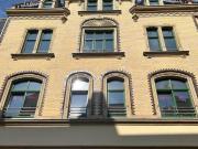 2 Zimmer Wohnung mit EINBAUKÜCHE und großer Dachterrasse...