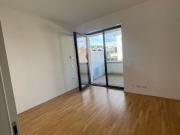 2 Zimmer Wohnung mit großem Balkon und moderner Küche in...