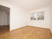 2 Zimmer Wohnung mit moderner Einbauküche und Balkon