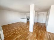 2 Zimmer Wohnung mit nagelneuer Küche und Terrasse zu...