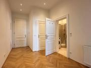 2 Zimmer Wohnung nahe Börse mit Ausblick & Fitnessraum