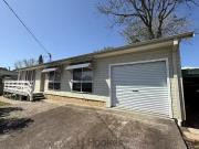 2A Lake Road, Fennell Bay, NSW 2283