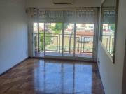 2AMB AL FRENTE CON BALCON impecable