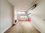 2BED 1 BATH Modern Docklands Living in The Arcade –...