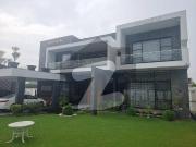 2kanal Furnished Modern Design Bungalow Near masjid