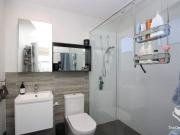 2nd Floor Modern 2 bed 2 bath apartment next to Shopping...