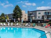 2nd Floor W/ Balcony 1 Bed/1 Bath White Rock