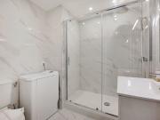 2P Modern and functional Picpus, Paris Amsterdam...