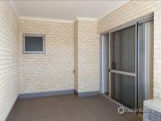 2x2 in East Cannington with Enclosed Backyard