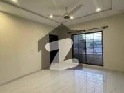 3000 Square Feet Flat For Rent In Askari 5 Sector J...