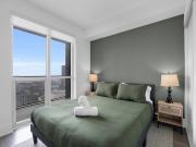 300 Front Street West 3 Bedroom Apartment for Rent at...