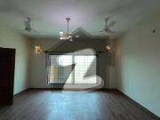 300 Square Yards House For sale In The Perfect Location...