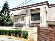 300 + Yards Single Or Pair Available West Open Bungalow...