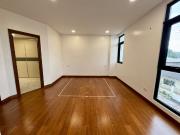 300sqm of Pure Luxury: 5BR Townhouse in UP Village,...