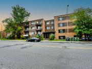 3010 Avenue Van Horne, Montréal, QC