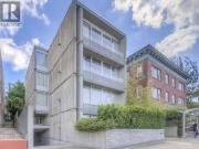 301 2386 CORNWALL AVENUE