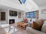 301 910 W 8th Avenue Vancouver, British Columbia