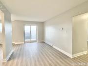 302 309 Cordova Rd, Oshawa, Ontario L1J 1P1 CHARMING 2...