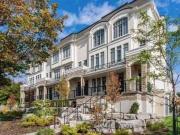 3083 Cawthra Road Mississauga ON L5A 2X4 2 Bedroom House...