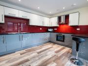 30 Ecco, 3 bedroom, Apartment