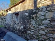 30. GARD. NIMES. Mazet en garrigue à rénover sur 384 m²...
