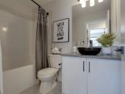 $2100 ready to move in * 3104 410 Seton Free November rent