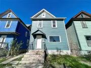 310 Victor St, Winnipeg, MB, R3G 1P6 house for sale Listing.
