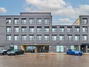 313 1 Simcoe Street N