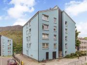 31/4 Viewcraig Street, Holyrood, EH8 9UJ 2 bed ground...