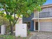 31 Olive Street, MORNINGSIDE, QLD 4170