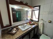 320 Área Útil Casa Alugar, 9 Dormitórios localizado em...