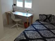 321476 Quarto com cama de casal em.