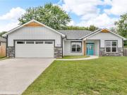 3233 SE Downing Dr, Topeka, KS 66605