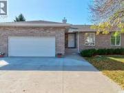 3235 Renfrew Crescent E, Regina, SK, S4V 2W6 semi...