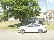 3281 RENFREW ST