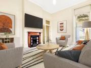 3/2 4 Carrington Avenue, STRATHFIELD Apartment for rent...