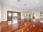 house 32 Llewellyn Street, Kangaroo Point